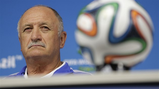 Brazilsk kou Luiz Felipe Scolari v dobrm rozpoloen odpovdal novinm den ped zahajovacm zpasem proti Chorvatsku.