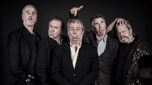 Monty Python ve složení (zleva) John Cleese, Eric Idle, Terry Jones, Michael Palin a Terry Gilliam