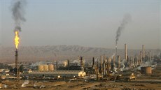 Ropná rafinerie v iráckém Bajdí. Archivní snímek.