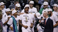 SMÍCH, VÝK�IKY �T�STÍ A VELKÁ SLÁVA. Komisioná� NBA se pokou�í zpovídat nové...