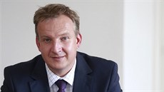 Nám�stek ministra �kolství, mláde�e a t�lovýchovy Jind�ich Fry�