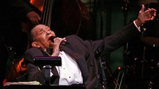Jazzový zp�vák Jimmy Scott p�i vystoupení v New Yorku