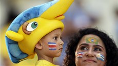 Malý fanda Kostariky vyhlíží zápas s Uruguayí.