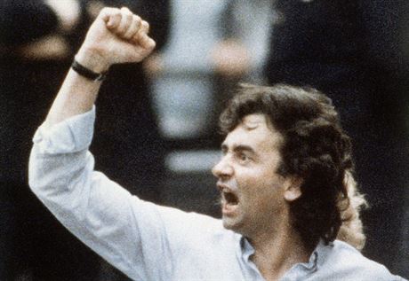 Gerry Conlon  se raduje z proputní (19. íjna 1989). Netuil, e peklo bude