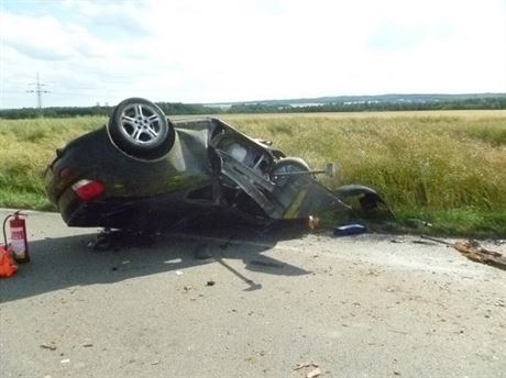 estadvacetiletý idi v úterý odpoledne na Tebísku neudrel svj vz na...