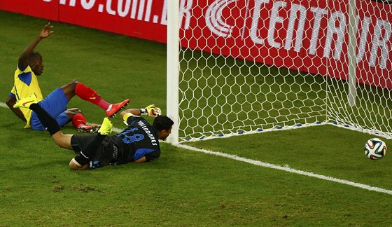 Enner Valencia se raduje z vyorvnávacího gólu na 1:1 proti Hondurasu