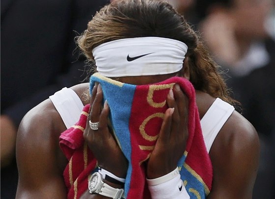 KONEC. Serena Williamsová se s Wimbledonem louí ve 3. kole, kde nestaila na