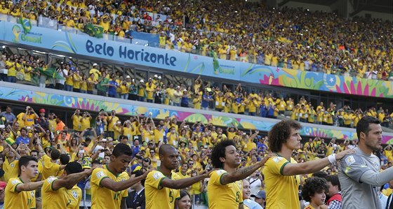 Braziltí fotbalisté demonstrovali jednotnost i pi nástupu na hit.