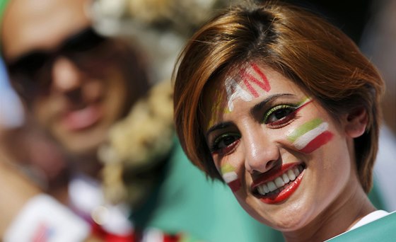Na loském mistrovství svta podporovaly Írán i eny. Pímo v muslimské zemi vak na stadion nesmjí.