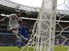Kostarian Bryan Ruiz práv stílí hlavou gól gól Itálii