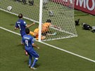 Kostarian Bryan Ruíz práv vstelil hlavou gól Itálii
