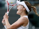 PEKVAPIVÝ POSTUP. Alizé Cornetová vyadila ve Wimbledonu Serenu Williamsovou.