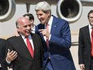 éf americké diplomacie John Kerry by rád Kurdy pesvdil, aby spolupracovali...