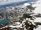 Ledovec Hardanger-jokulen stékající do údolí