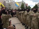 Zakuklenci skládali písahu, vytvoí ukrajinský batalion Azov