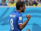 DOHRÁL PEDASN. Italský záloník Claudio Marchisio opoutí hit po ervené...