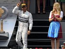 Lewis Hamilton z Mercedesu se raduje z druhé píky na Velké cen Rakouska