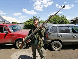 Prorusk separatista se v Seversku nedaleko Doncku chlub svou protitankovou