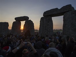Oslavy slunovratu u Stonehenge (Spojené království, 21. ervna 2014)