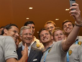 Belgick krl Philippe si udlal selfie s fotbalisty nrodnho tmu (Rio de...