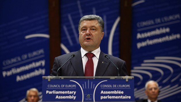 Ukrajinský prezident Petro Porošenko řeční ve Štrasburku (26. června 2014)