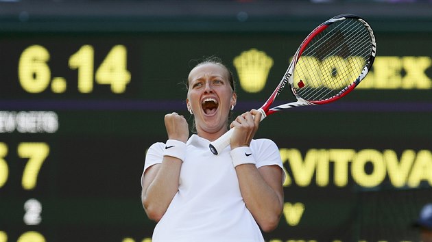 DOKZALA JSEM TO. Petra Kvitov otoila zpas s Venus Williamsovou a ve Wimbledonu si zahraje osmifinle.