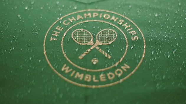 DɊ. Ve Wimbledonu nepanuje ideln tenisov poas.