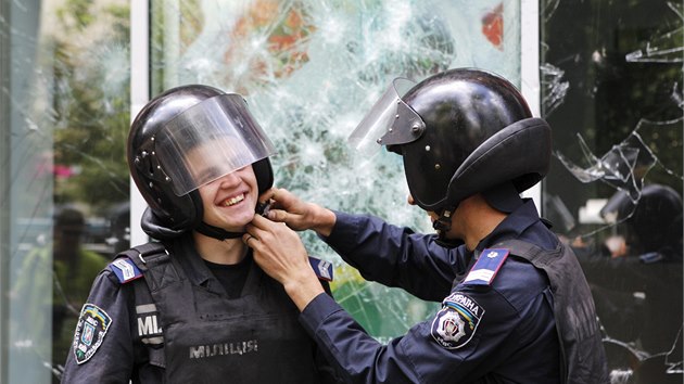 Ukrajinské bezpečnostní složky v Kyjevě (22. června 2014)