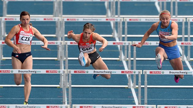 Pekákáka Lucie krobáková (zcela vlevo) na trati v Braunschweigu