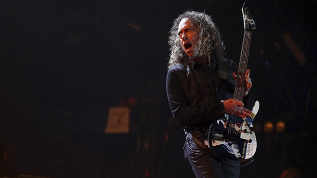 Kytarista Metalliky Kirk Hammett na koncertu v Glastonbury (28. ervna 2014)