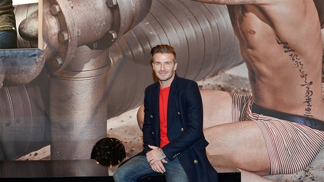 David Beckham se ped Super Bowlem objevil v ulicch New Yorku, aby podpoil kampa na spodn prdlo.