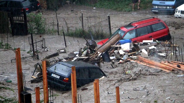 Povodn v bulharsk Varn maj na svdom u deset lidskch ivot (19. ervna 2014).