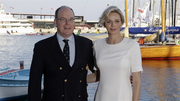 Monack kne Albert II. a jeho thotn manelka Charlene (Monako, 20. ervna 2014)