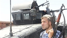 Irácké bezpenostní díly po boji s radikály z ISIL v Dalli Abbasu (28. ervna...