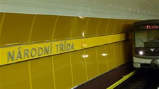 Soupravy ve zrekonstruované stanici metra Národní tída zastaví opt po dvou...