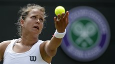 NEEKANÁ HRDINKA. Barbora Záhlavová-Strýcová bojuje se zranním, pesto dokázala vyadit nasazenou dvojku ve Wimbledonu.