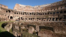 Koloseum poniila ada pírodních katastrof, ale nejvíce se na nm podepsali...