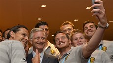 Belgický král Philippe si udlal selfie s fotbalisty národního týmu (Rio de...