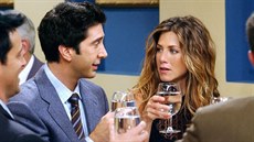 David Schwimmer a Jennifer Anistonová coby Ross a Rachel v seriálu Pátelé