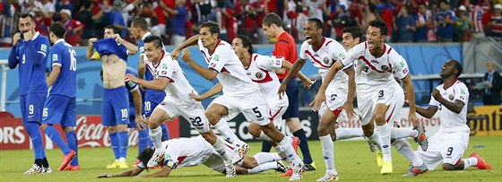 Kostarická radost po postupu do čtvrtfinále MS. Kostaričané porazili Řeky 5:3...