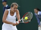 eská tenistka Barbora Záhlavová-Strycová bojuje v osmifinále Wimbledonu proti...