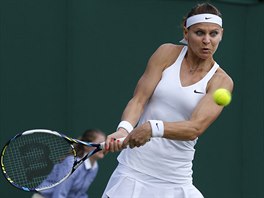 esk tenistka Lucie afov postoupila do tvrtfinle Wimbledonu. Porazila...