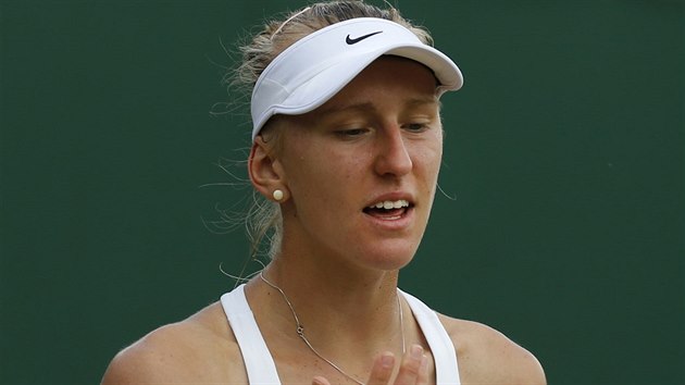 CO TO SE MNOU JE? esk tenistka Tereza Smitkov si nadv, osmifinle Wimbledonu proti krajance Smitkov se j nepovedlo.