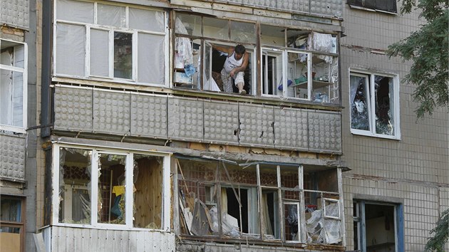 Nsledky ostelovn ve vchodoukrajinskm Slavjansku. Separatist vin ukrajinskou armdu, e pouila chemick zbran na bzi chlru. (29. ervna 2014)