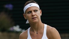 Česká tenistka Lucie Šafářová zvládla osmifinále Wimbledonu proti krajance...