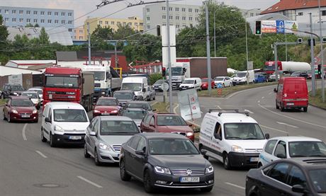 V Brn je nov uzavena Provazníkova ulice. idie ekají a do konce ervence...