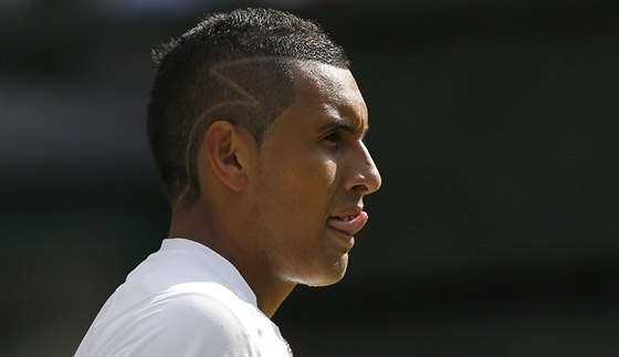 SEBEVDOMÝ TALENT. V osmifinále Wimbledonu porazil svtovou jedniku, Nick Kyrgios by ale rád dosáhl jet vý - na tenisový trn.