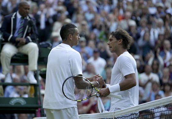 GRATULUJU. Australský tenista Nick Kyrgios vyadil v osmifinále Wimbledonu...