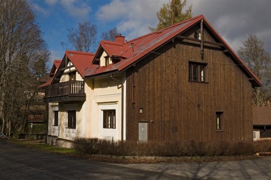 Ubytovna v Prášilech, kterou prodává NP Šumava.