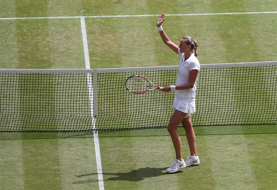 Spojení Petra Kvitová a Wimbledon v minulosti fungovalo bájen. Ukáe se letos eská tenistka v All England Clubu v ostrém zápase?